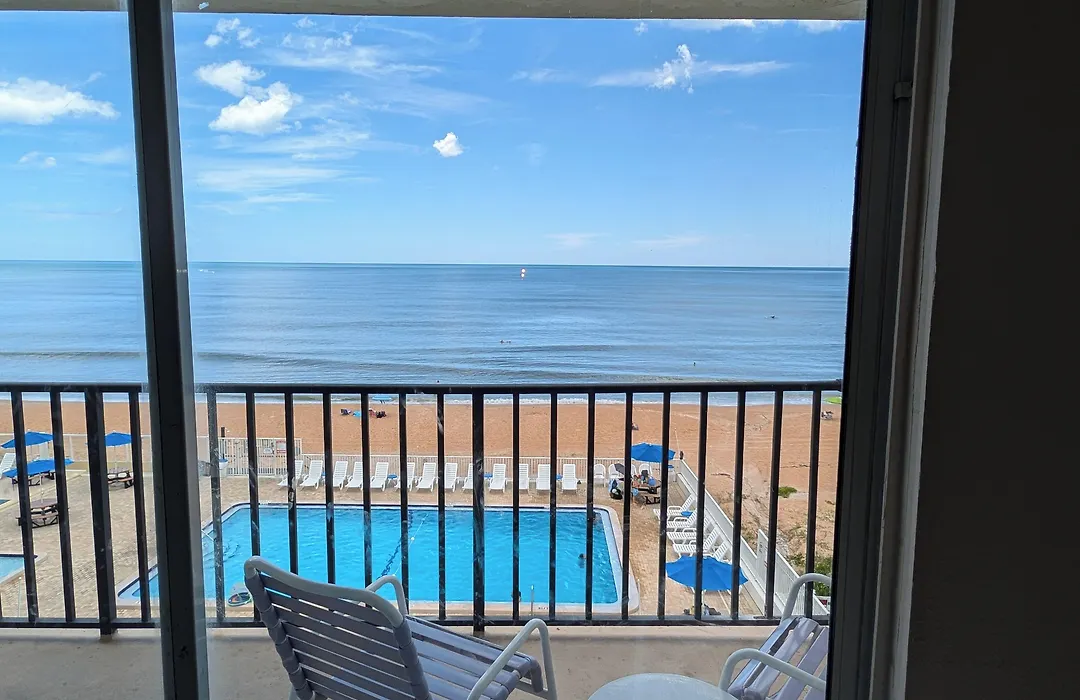 Traders Inn Beach Club-1