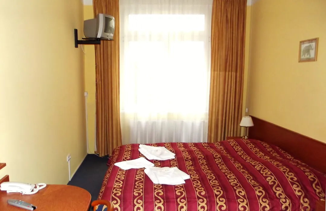 Hotel Modena-1