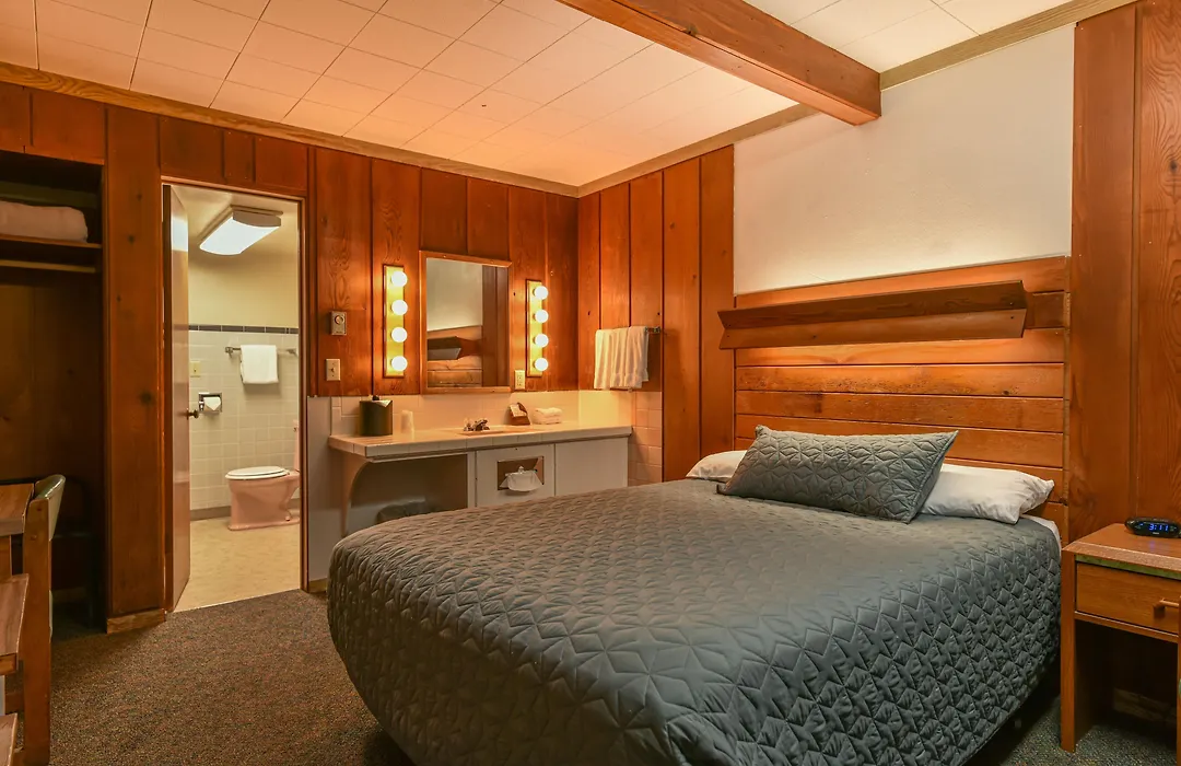 Sunset Oceanfront Lodging-1