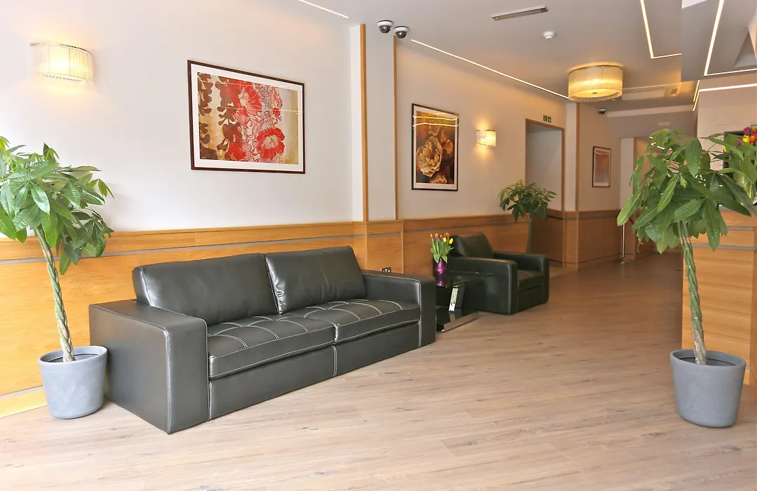 London Kings Hotel-1