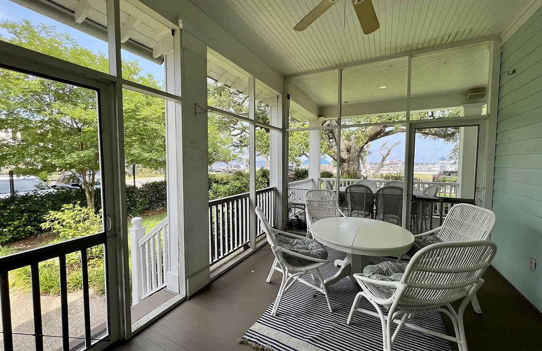 Bay Town Inn-1