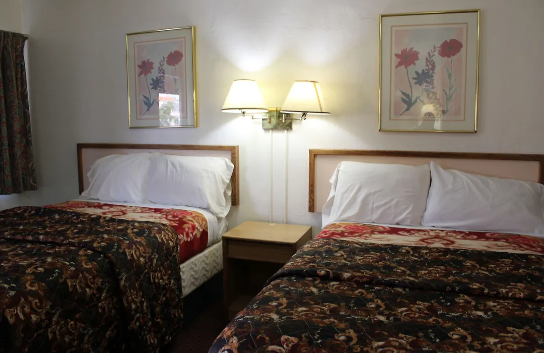 Economy Inn-1