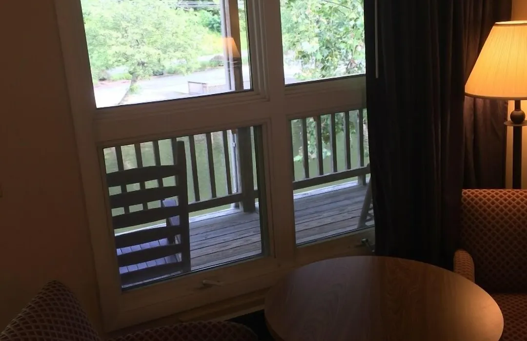 Drama Inn-1