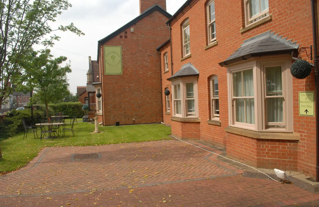 Stratford Limes Hotel-1