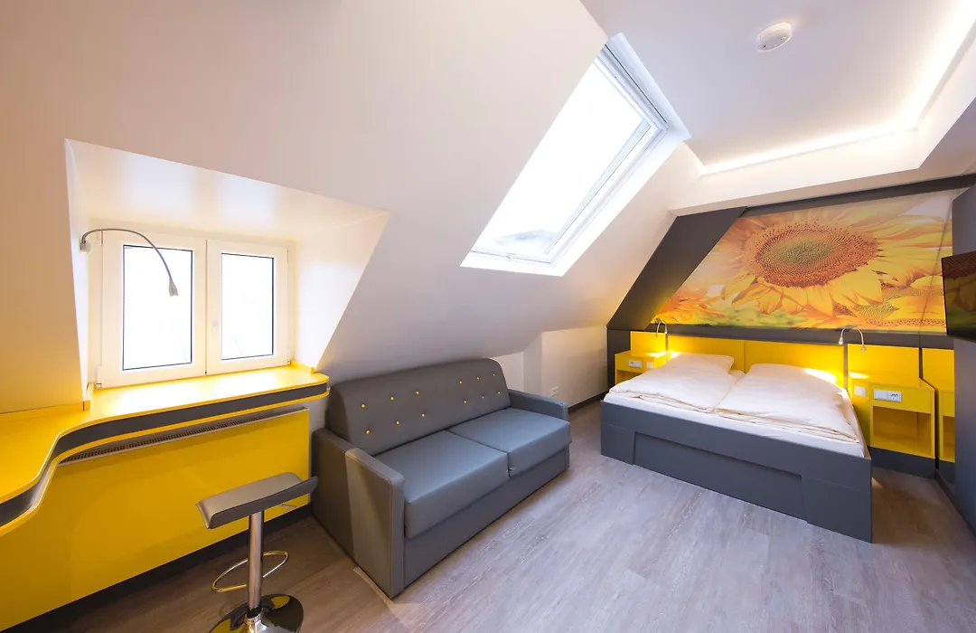 Buddy Hotel-1