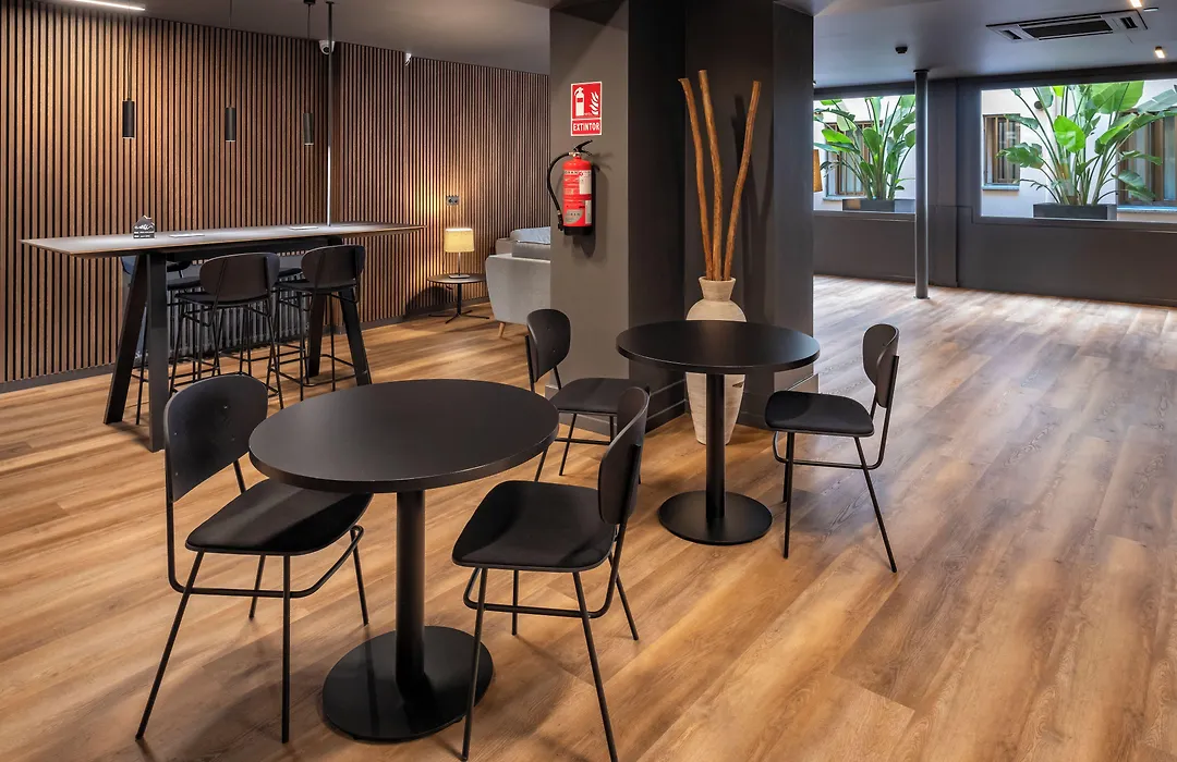 Hostal Operaramblas-1