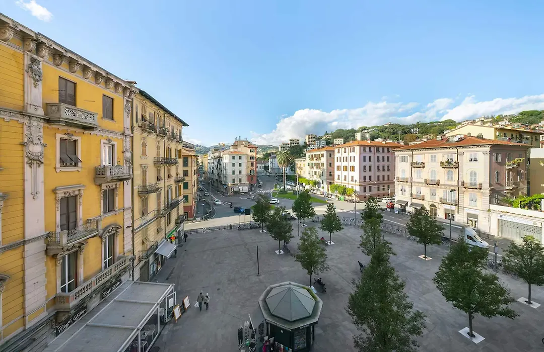 Cinque Terre Gateway-1