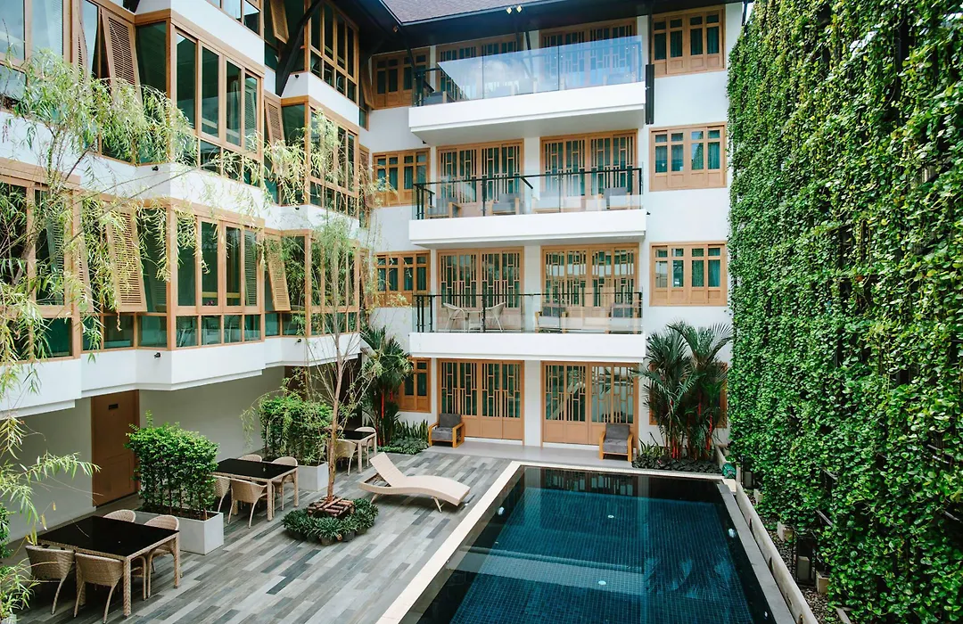 Moon Dragon Hotel-1