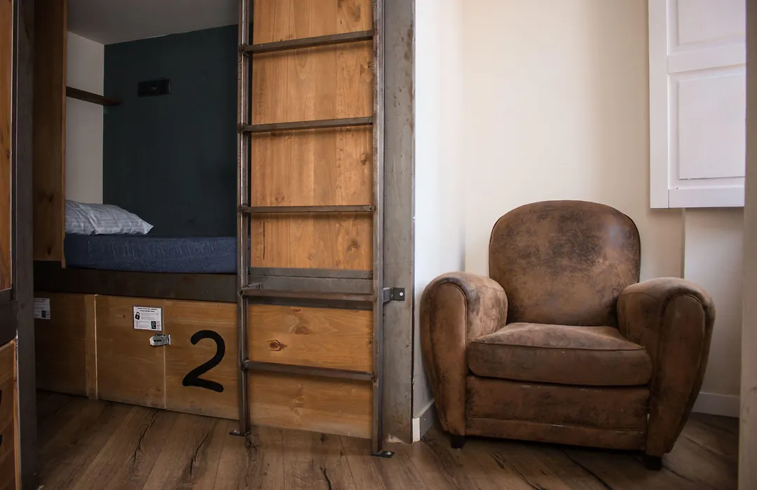 Black Swan Hostel Sevilla-1