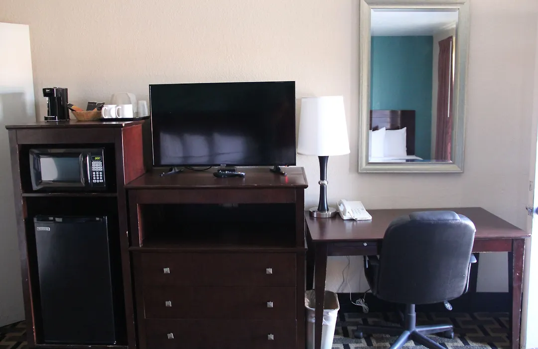 Budget Inn-1