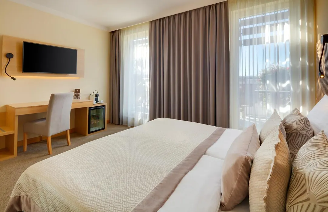 Hotel Clement-1
