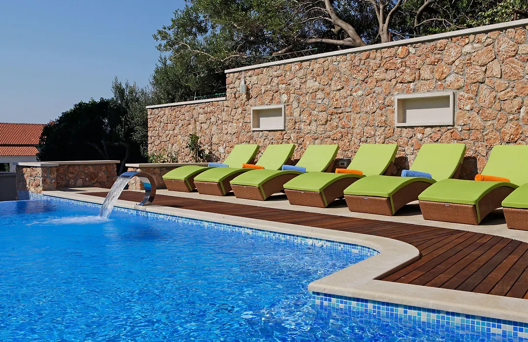 Boutique Hotel Bol-1