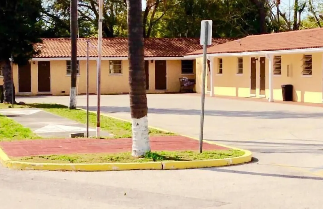 Cadillac Motel-1