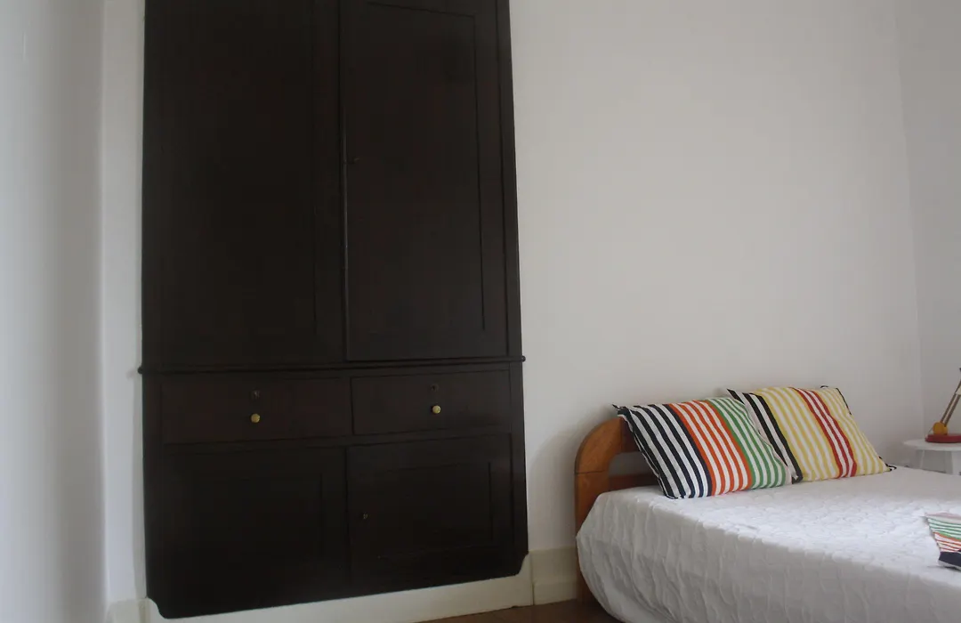 Hostel 402-1
