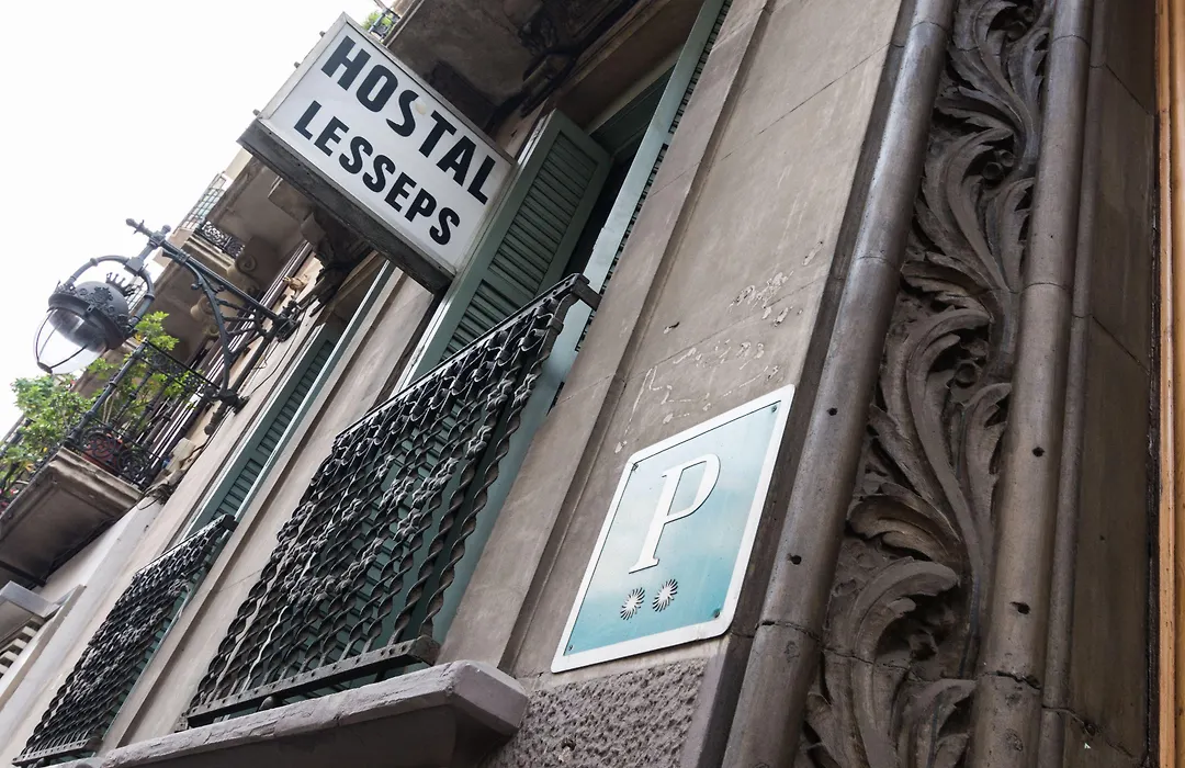 Hostal Lesseps-1