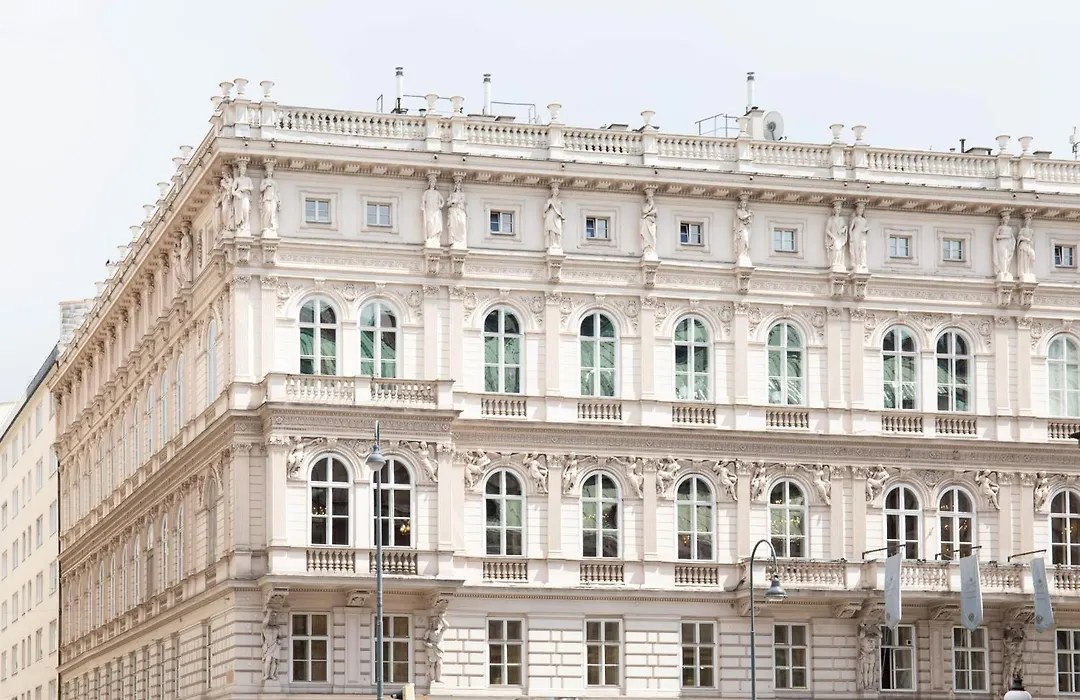 Miiro Palais Rudolf-1