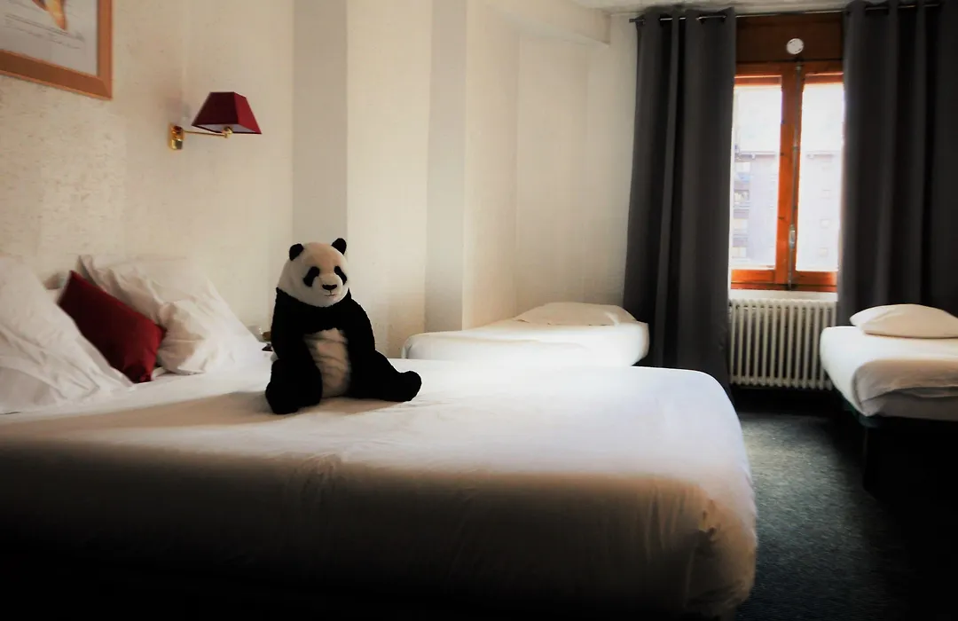 Hotel Panda-1