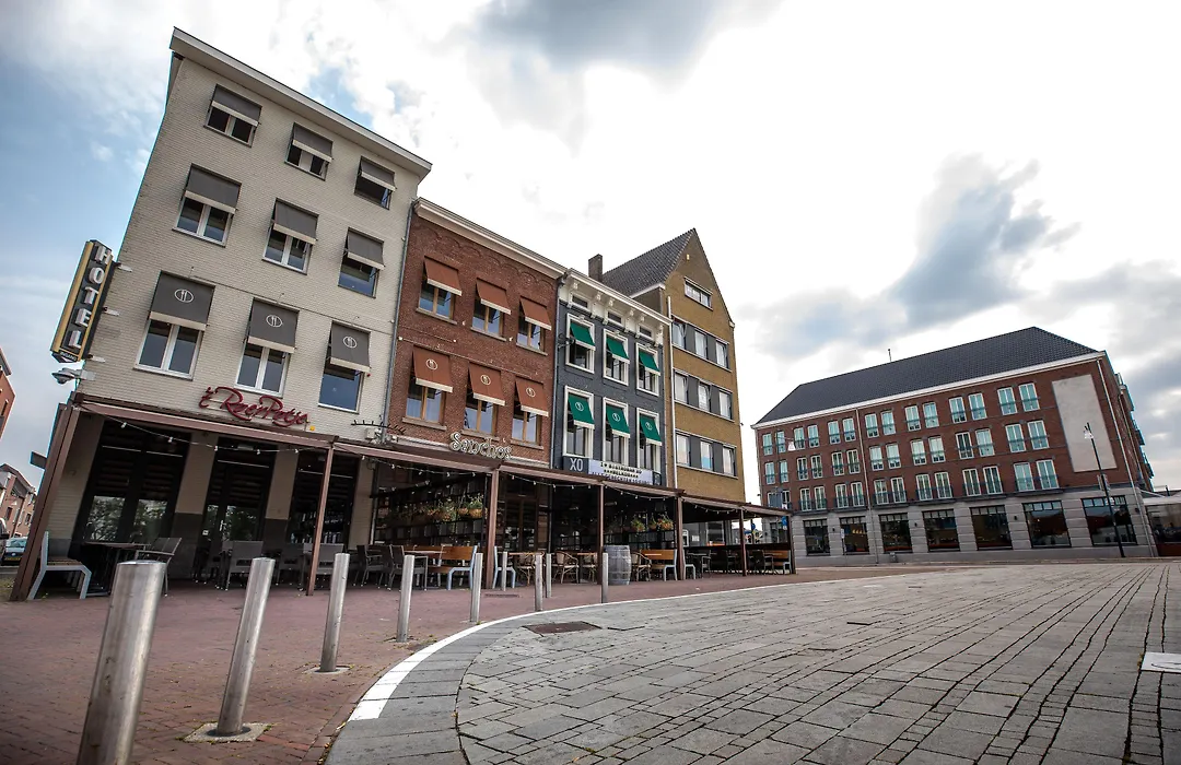 Hotel Roermond Next Door-1