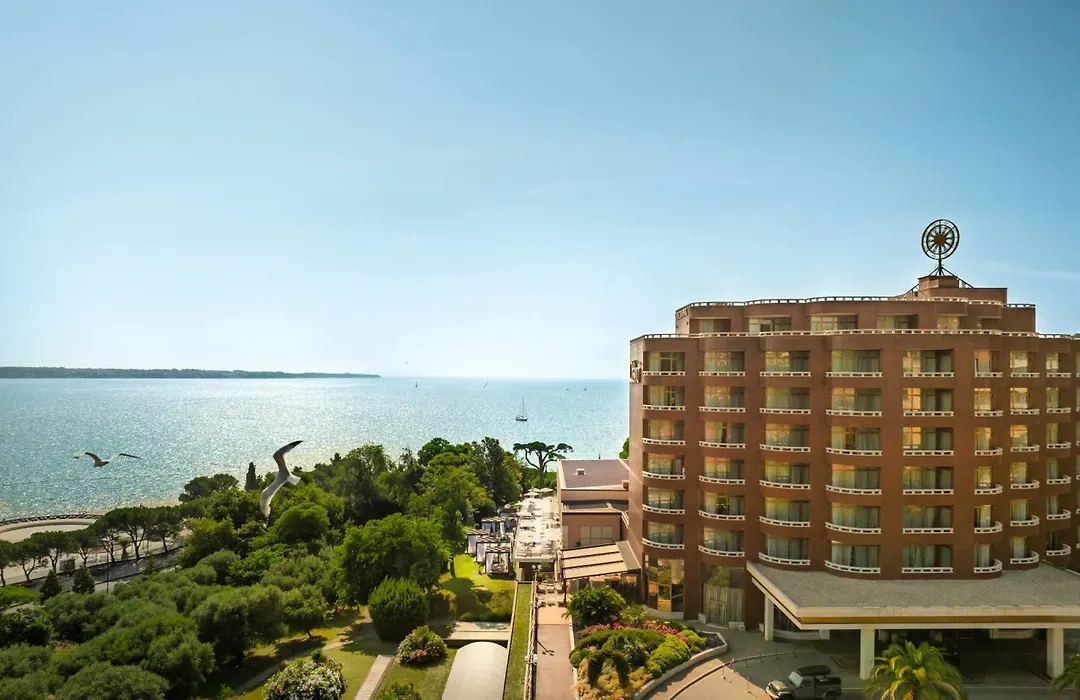 Remisens Hotel Metropol-1