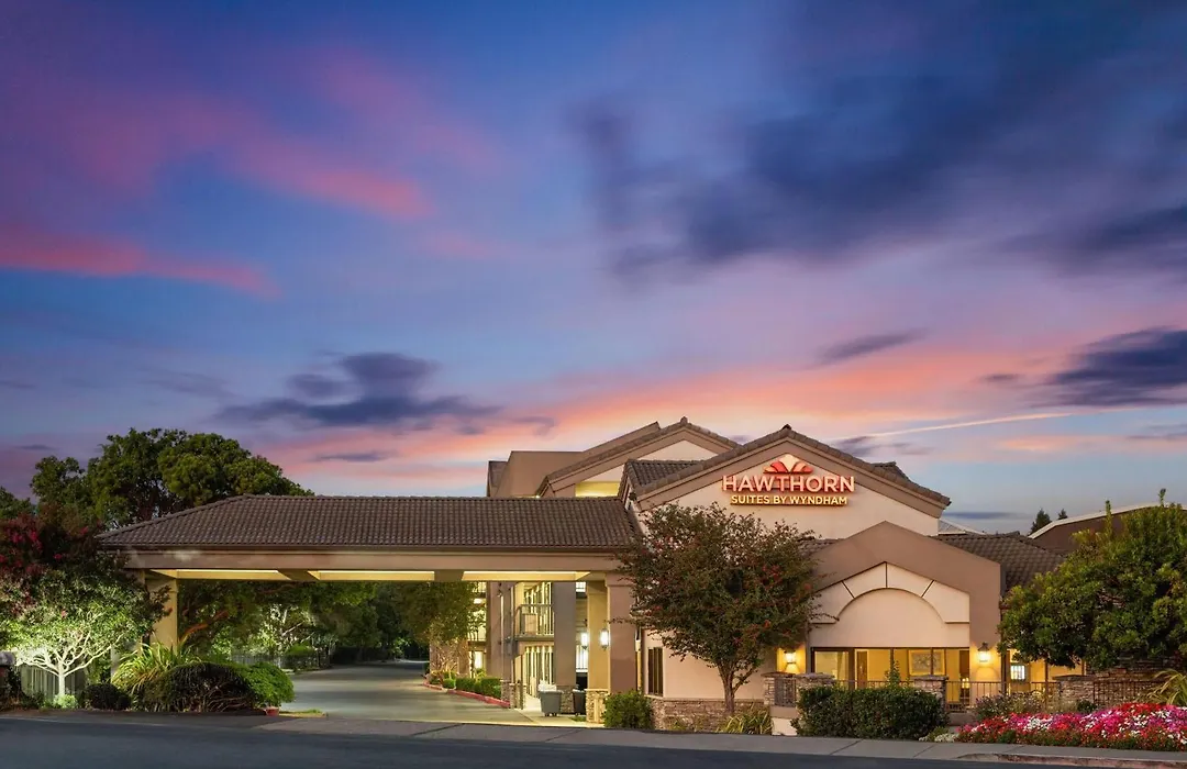 Hawthorn Suites By Wyndham Napa Valley-1