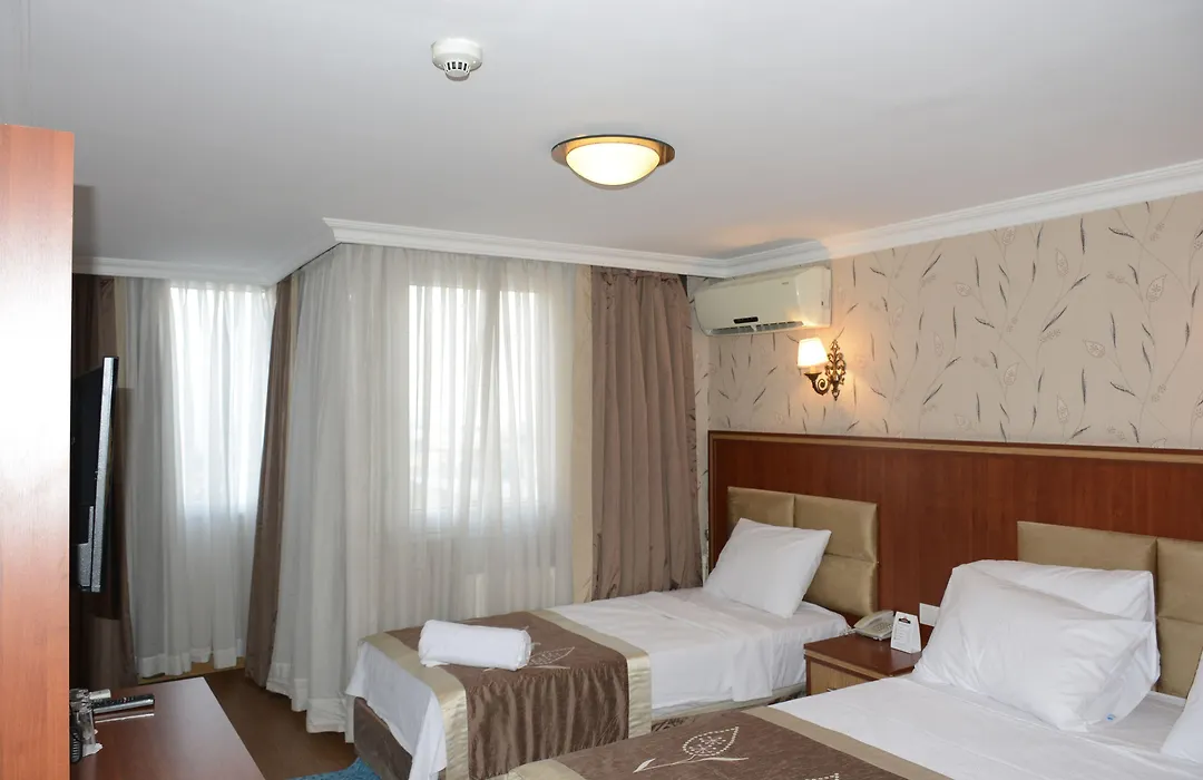 Hermanos Hotel-1