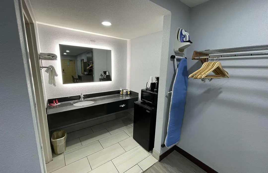 Surestay Hotel By Best Western Childress-1