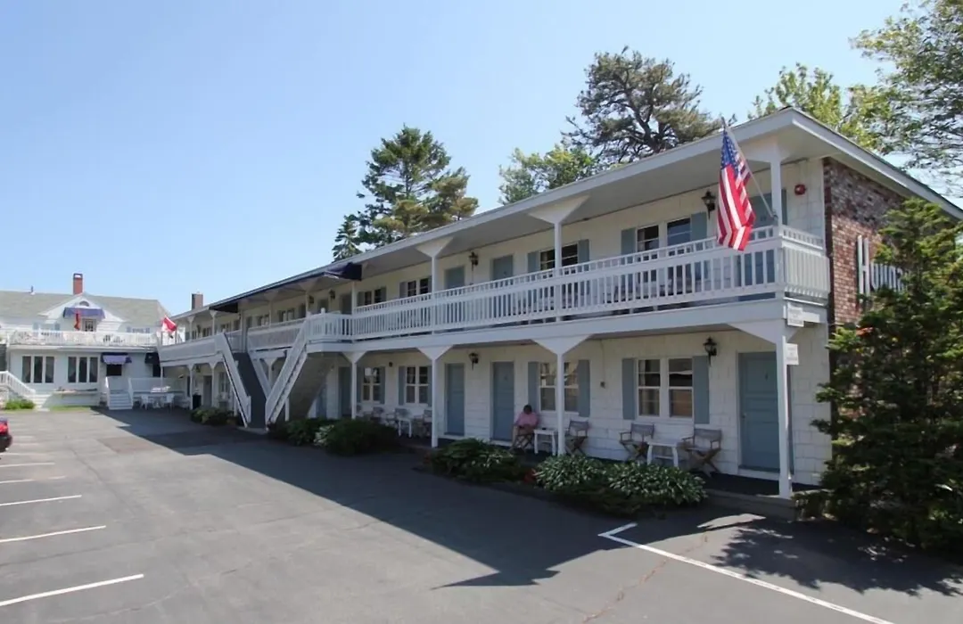 The Holiday House Inn & Motel-1