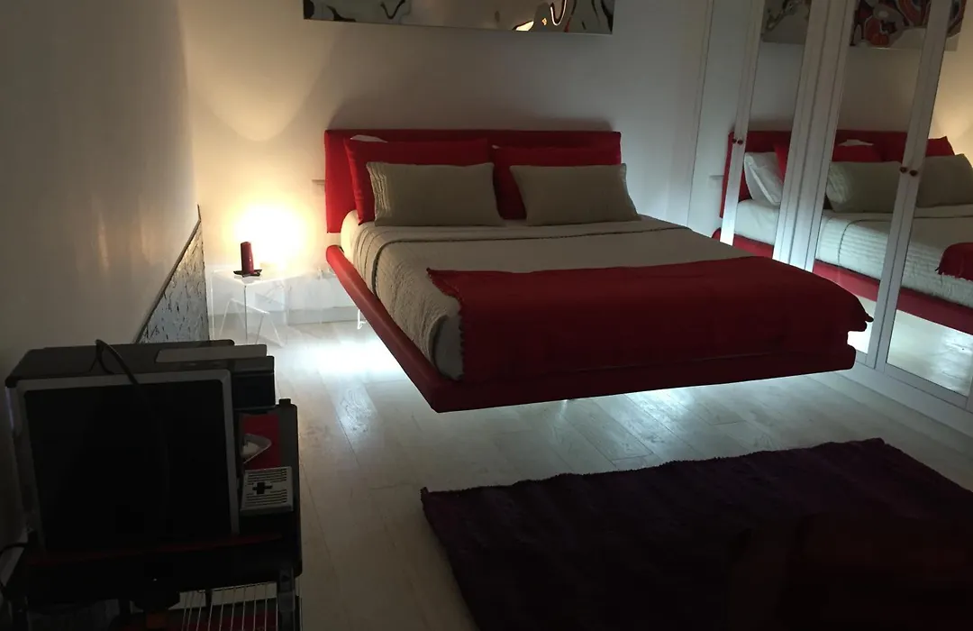 Two Chic Guesthouse-1