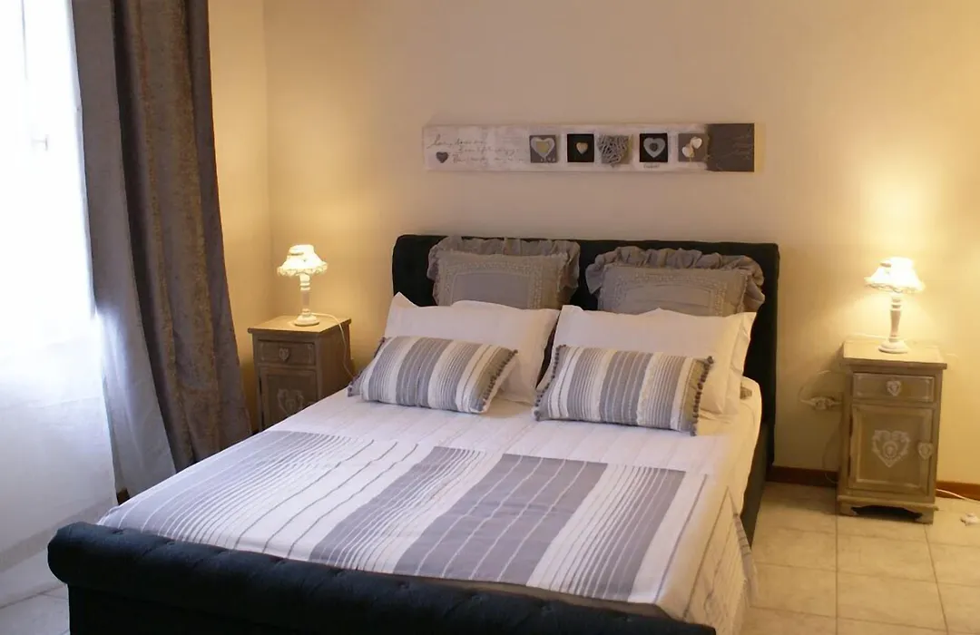 Garibaldi B&B-1