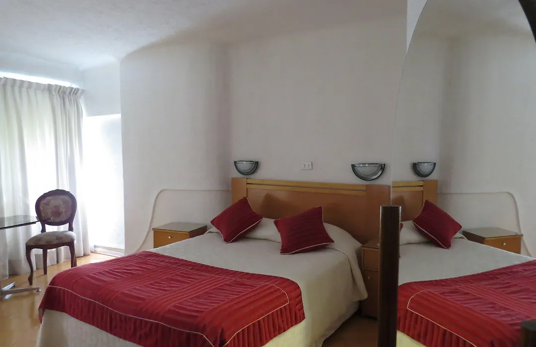 Hotel Montecarlo Santiago-1