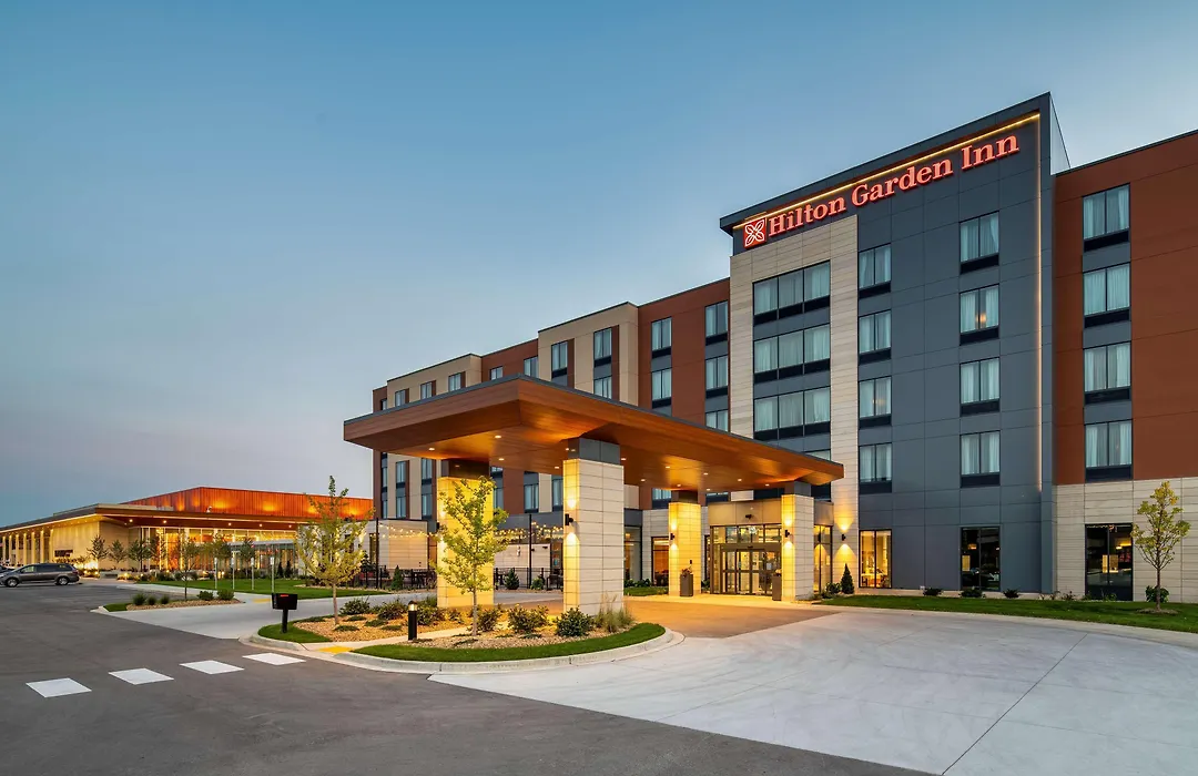 Hilton Garden Inn Milwaukee Brookfield Conference Center-1