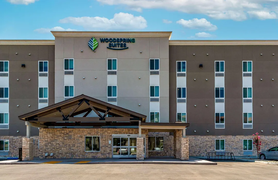 Woodspring Suites Bakersfield Airport-1