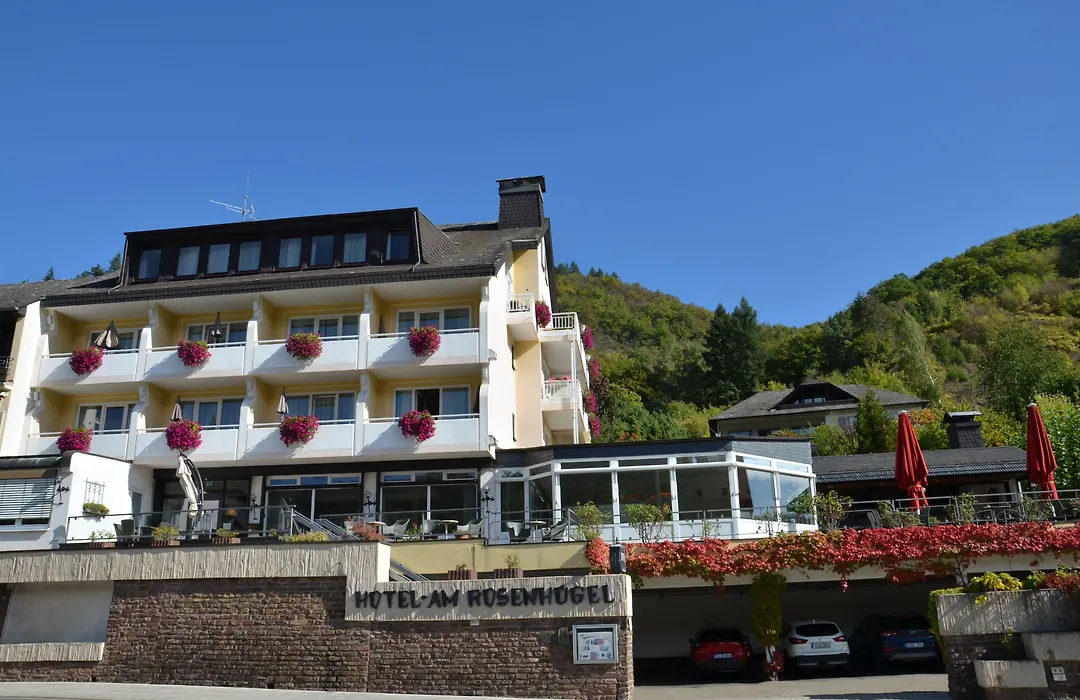 Flair Hotel Am Rosenhuegel - Garni-1