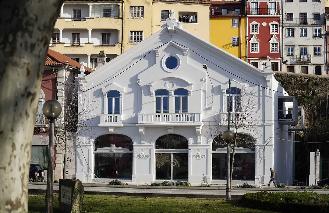Zero Box Lodge Coimbra-1
