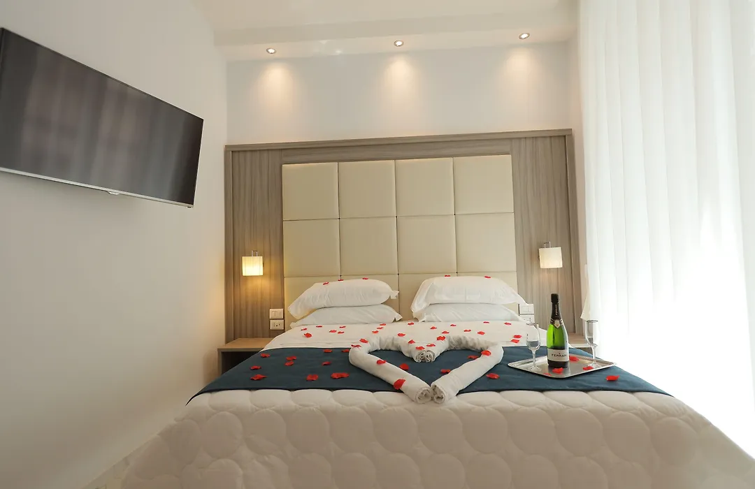 Garibaldi Suite-1