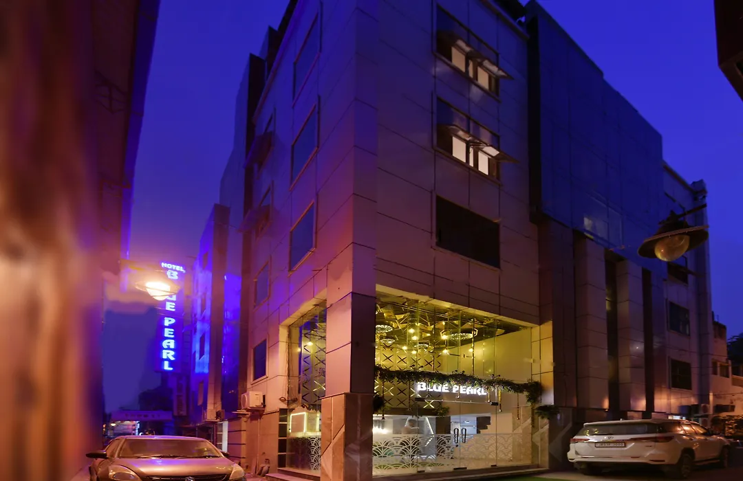 Hotel Blue Pearl Near Connaught Palace & New Delhi Railway Station-1