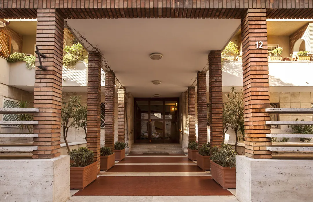 Un Attimo A Roma B&B-1