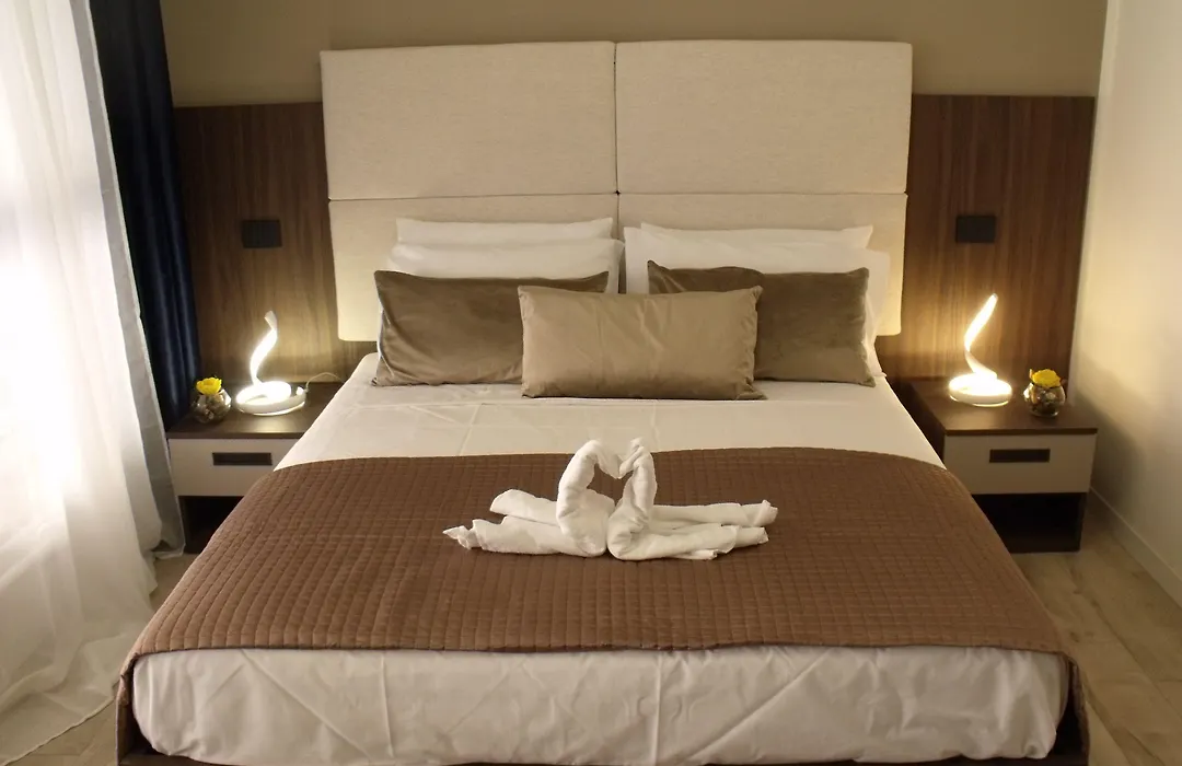 Hotel Plaza Ungheria-1