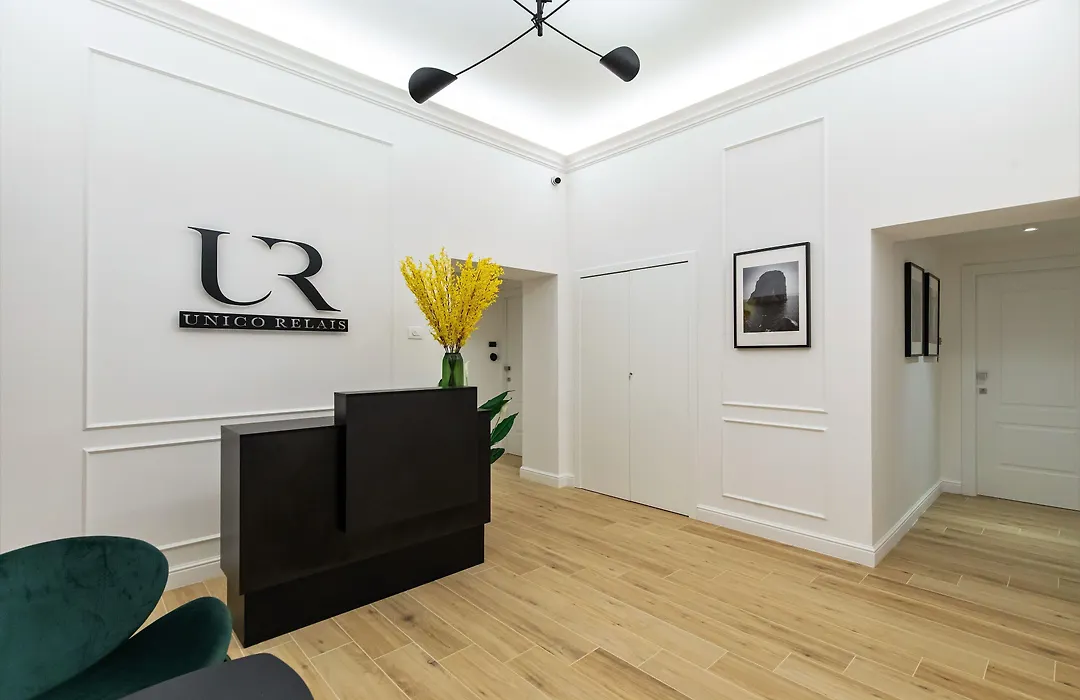 Unico Relais-1