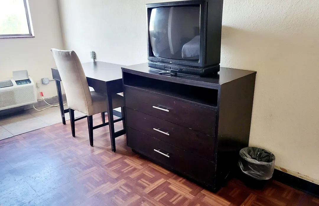 Metro Inn & Suites-1