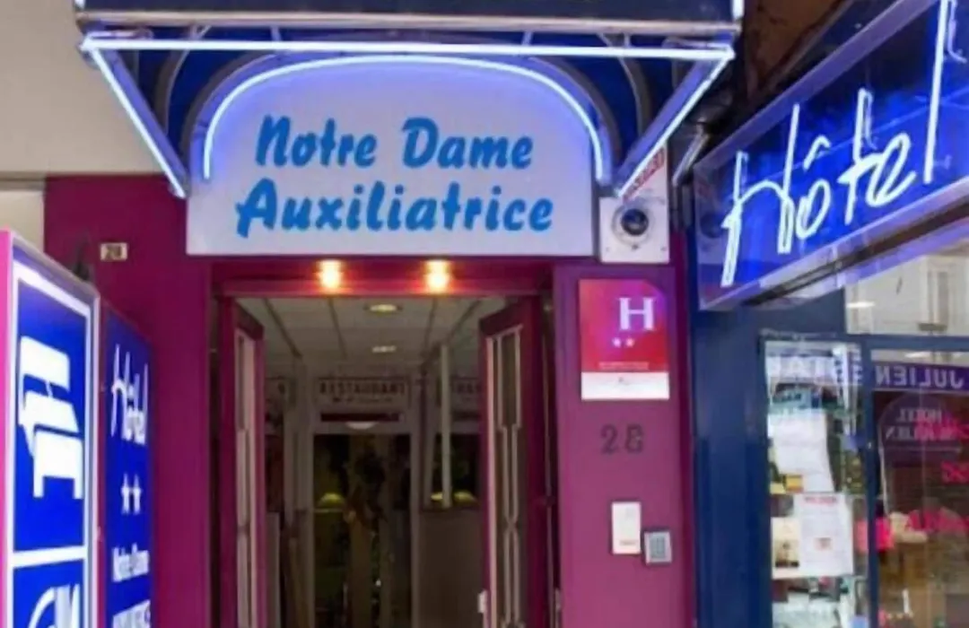 Notre Dame AUXILIATRICE-1
