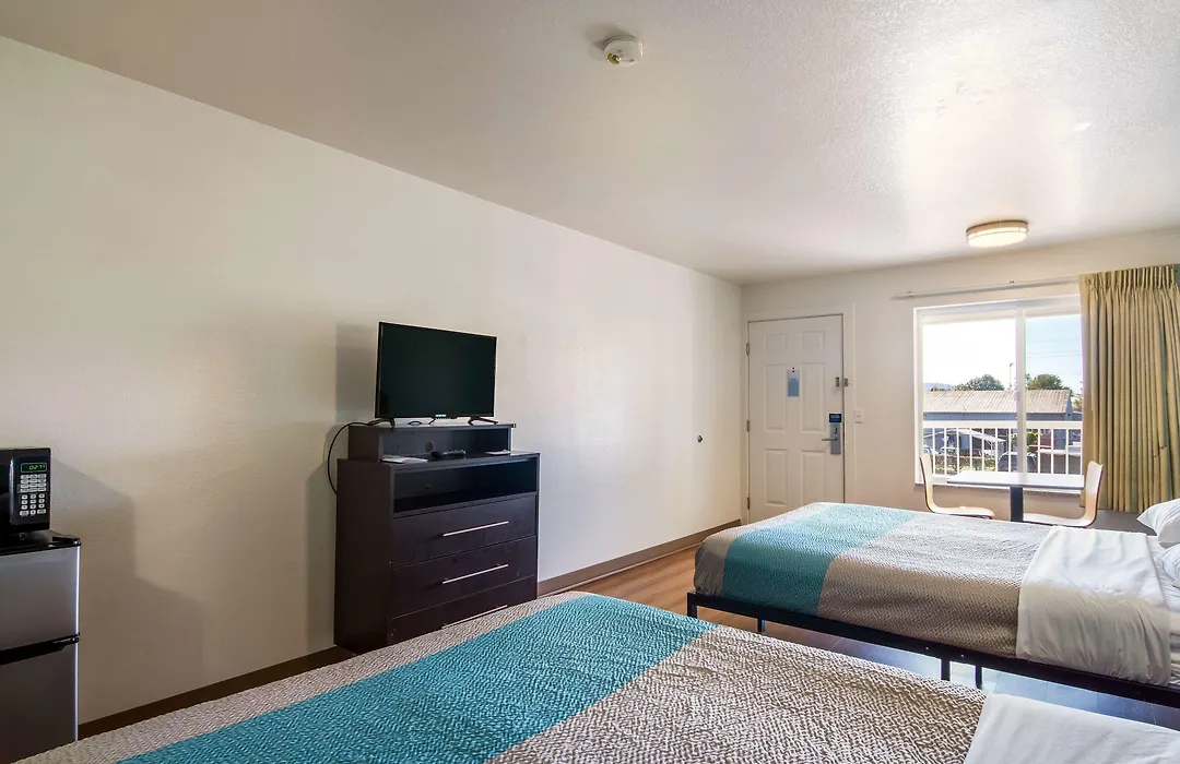 Motel 6 Portland Mall - 205-1