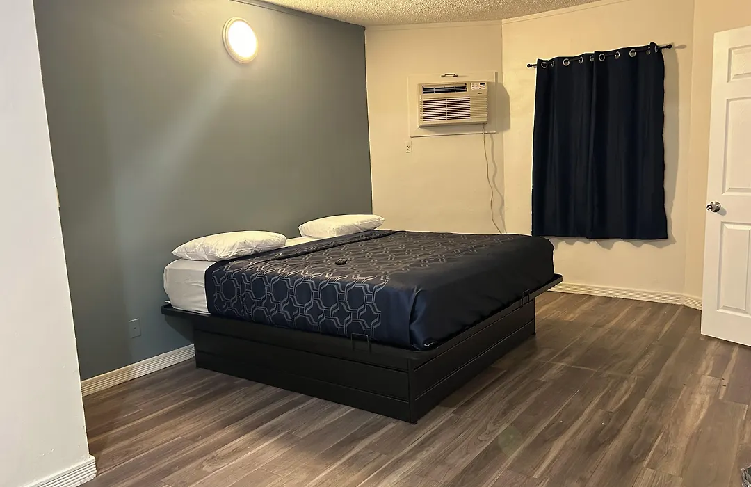 Budget Inn Hollywood-1
