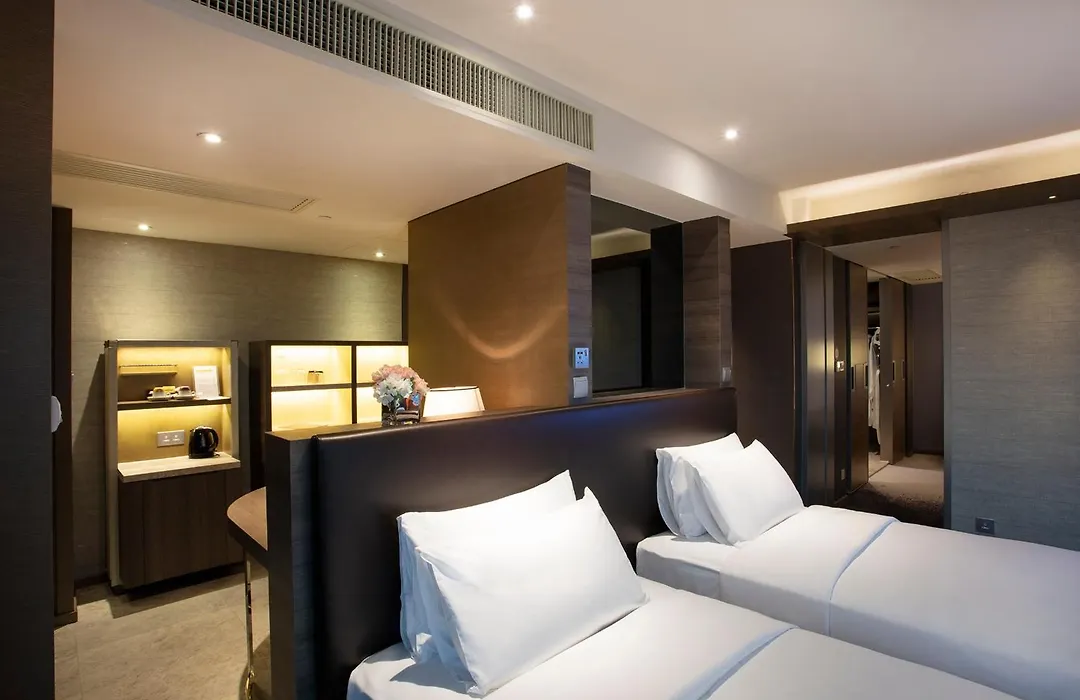 Royal Plaza Hotel-1