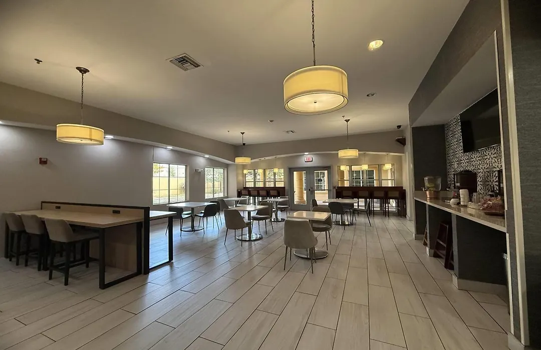 La Quinta Inn & Suites By Wyndham Albuquerque Midtown-1