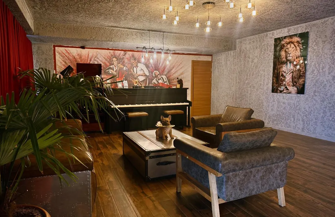 Jazz Hotel-1
