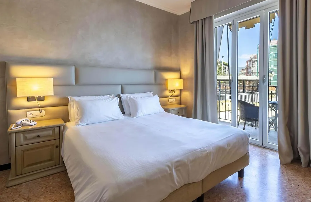 B&B Hotel Diano Marina Palace-1
