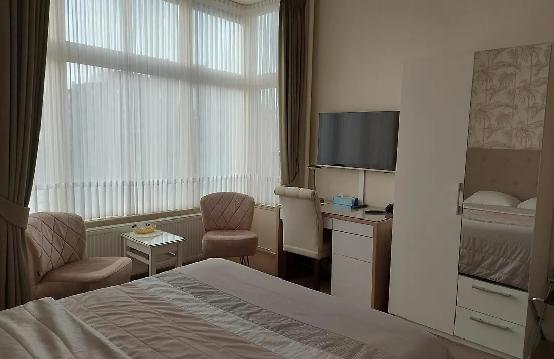 Hotel Excelsior-1