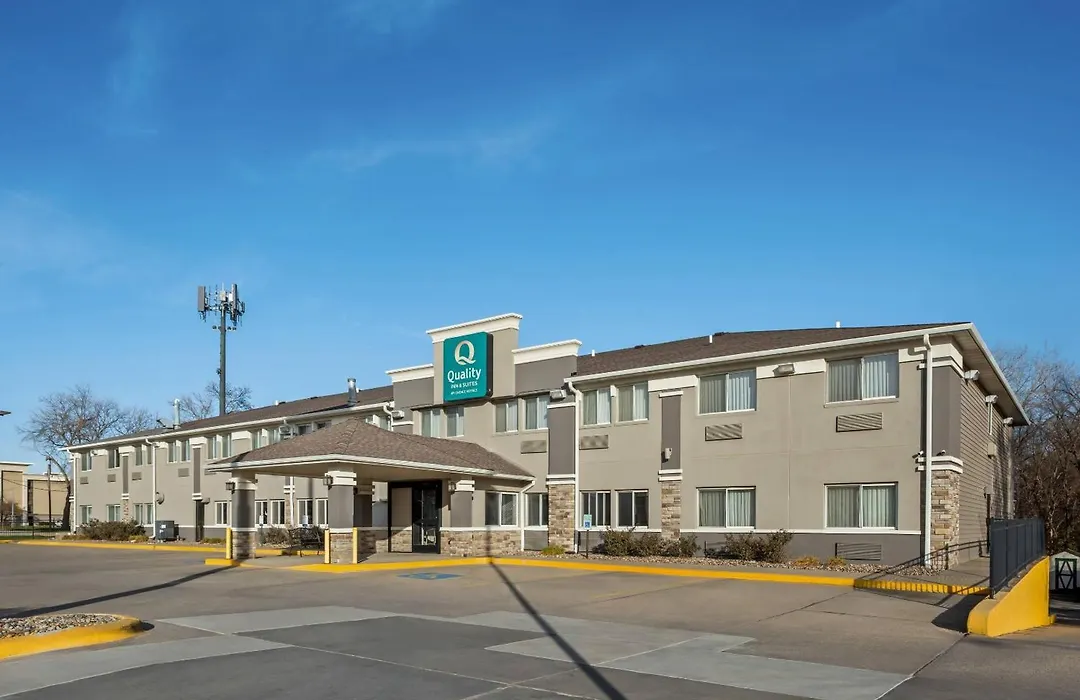 Quality Inn&Suites Des Moines Airport-1