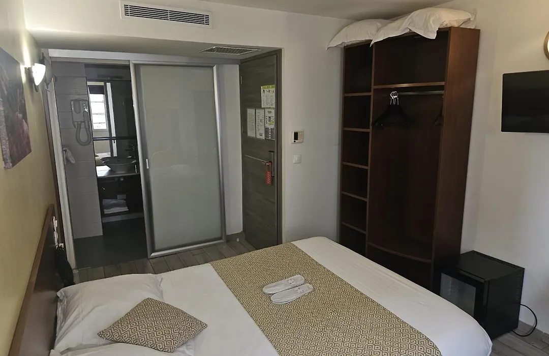 Massilia Hotel-1